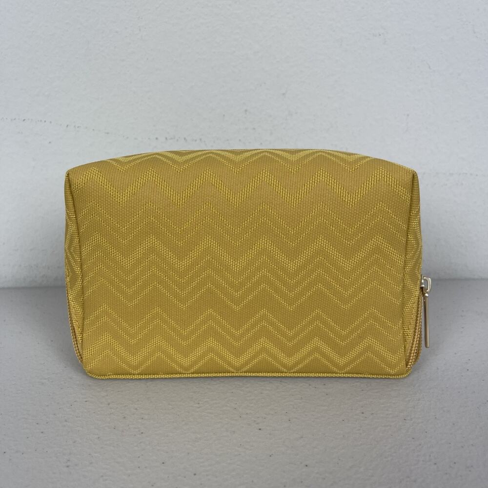 Delta One Rio Radiance Yellow Missoni Amenity Kit Bag Socks NEW 2026 Summer - Picture 2 of 16